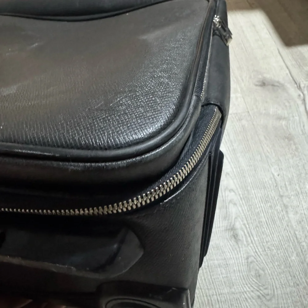 LOUIS VUITTON Taiga Pégase Business 55
